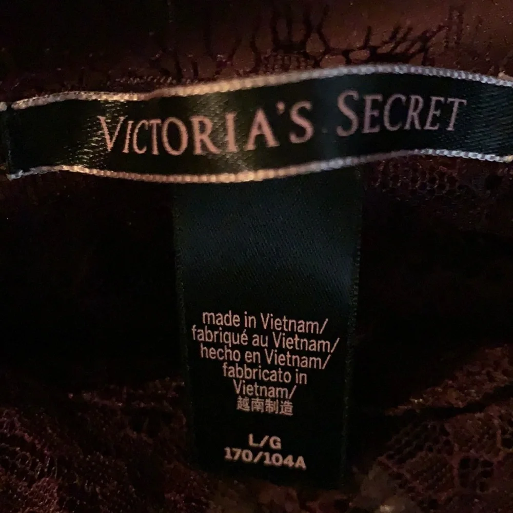 VS large satin like chemise sequined shoulder straps like new - Picture 4 of 4